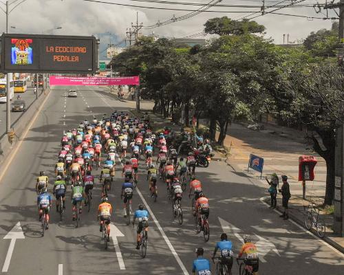 FotografoFoto Alcaldía de Medellín:Este 22 de mayo habrá cierres viales en la ciudad para dar paso al evento ciclístico “Ruta Medellín”.